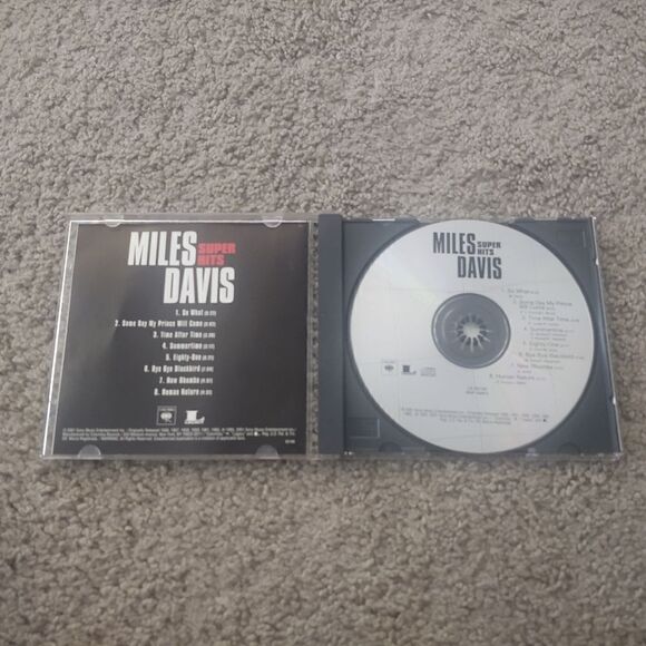 Miles Davis - Super Hits CD PRE-OWNED - Picture 2 of 3